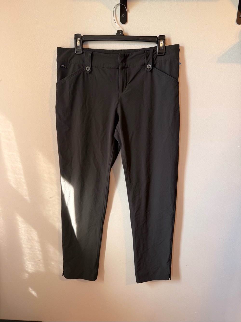 Lolë Black Pull-On stretchy hiking Pants Women’s Size 10 UPF 50+